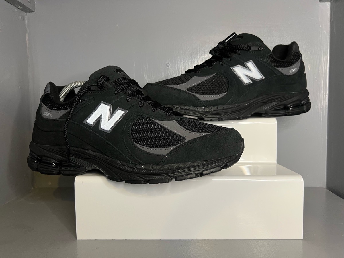 New Balance 2002R - Size Uk 10.5 - Black/Grey