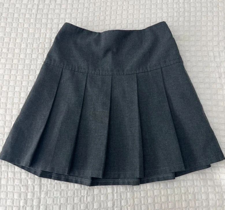 Girls 5-6 year grey pleated school skirt with adjustable waist