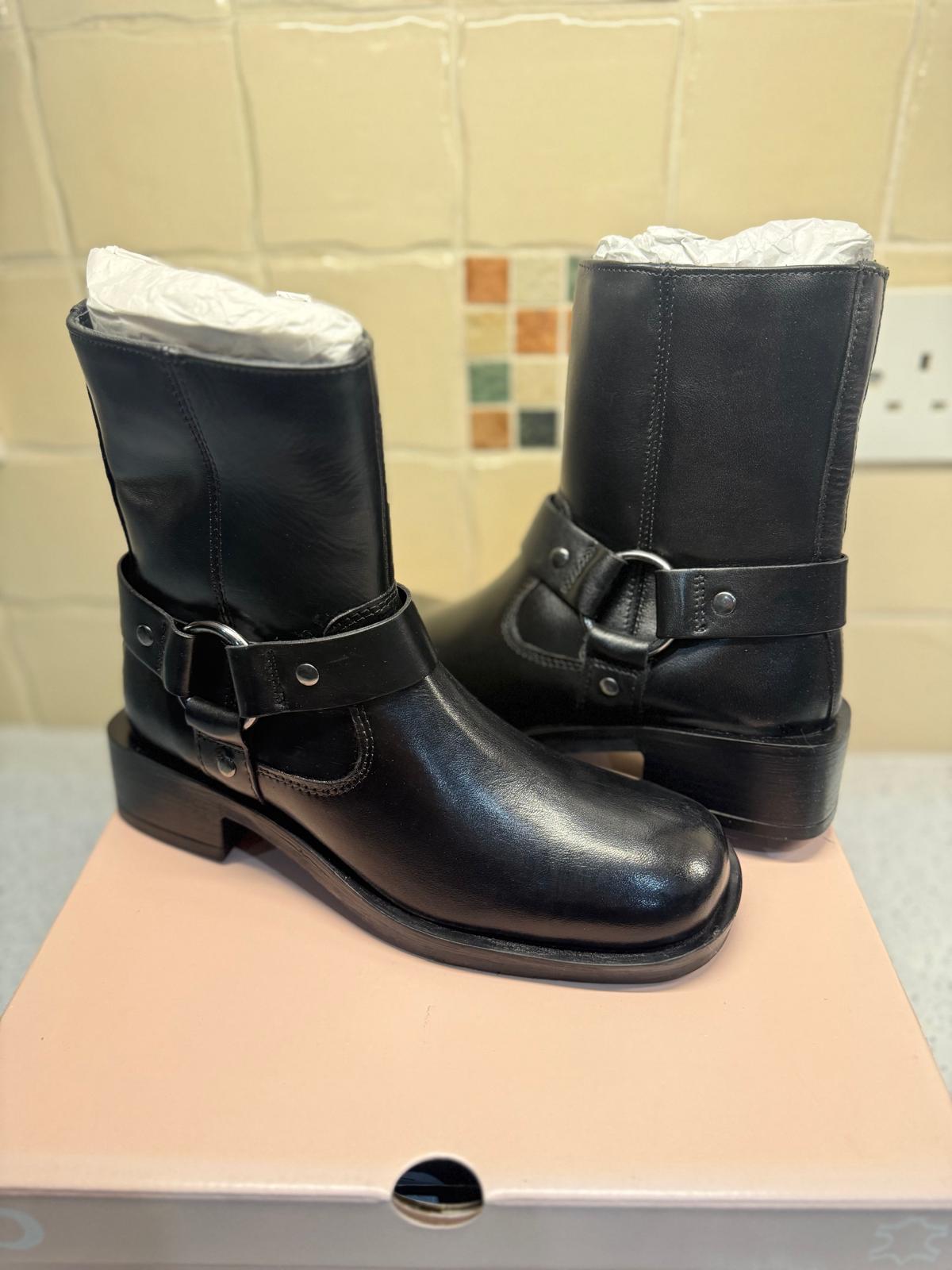 5th Avenue Genuine Leather Black Ankle Boots – Size 36 – New