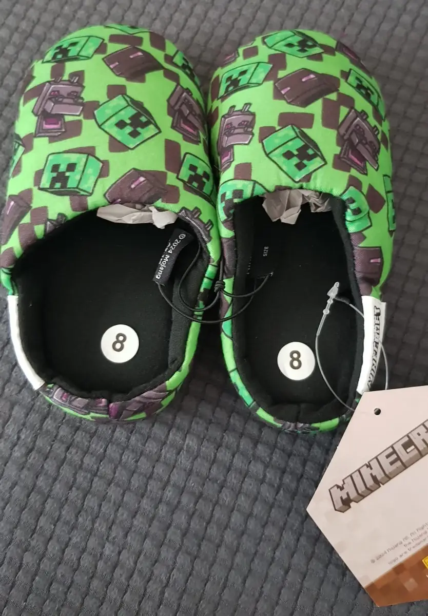 Minecraft Kids Slippers – Green Creeper Design – Size 8 – Official Merchandise
