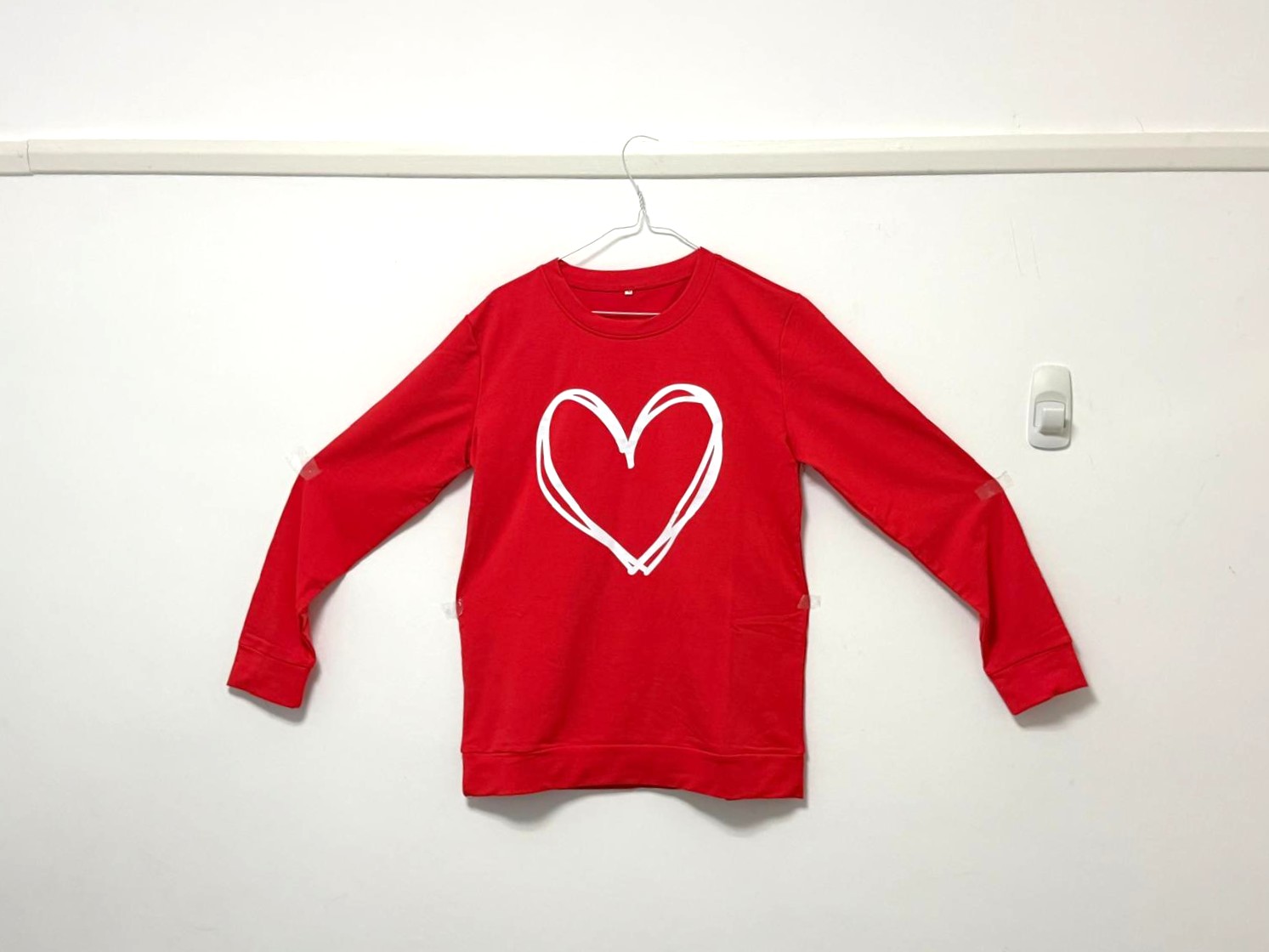 Women’s Valentine’s Day Plaid Heart Raglan Sweatshirt –Feeling Love - Casual Pullover – Red – Size M