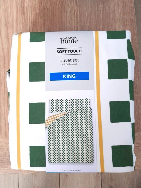 New George Soft Touch, King size,Reversible Bedding set.