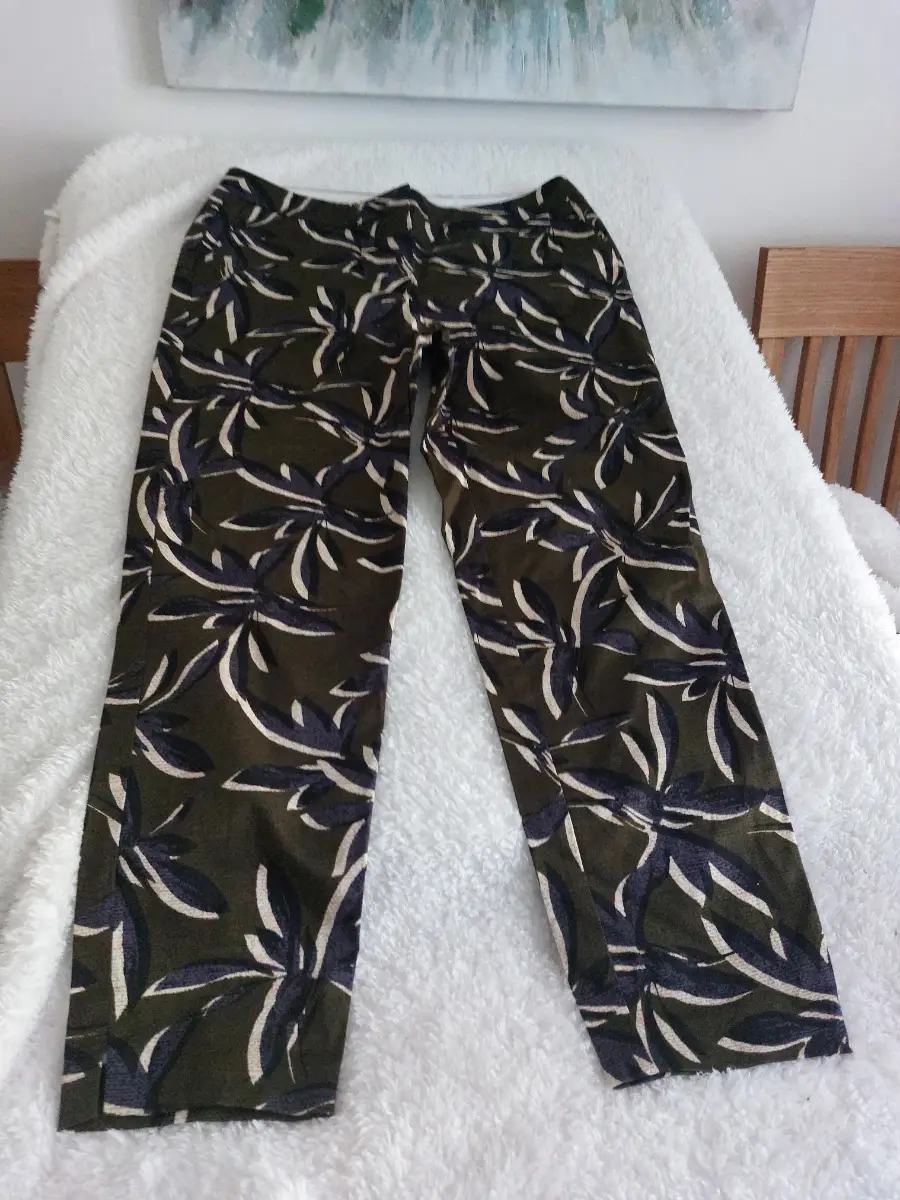 Monsoon Trousers dark green floral  (274) size