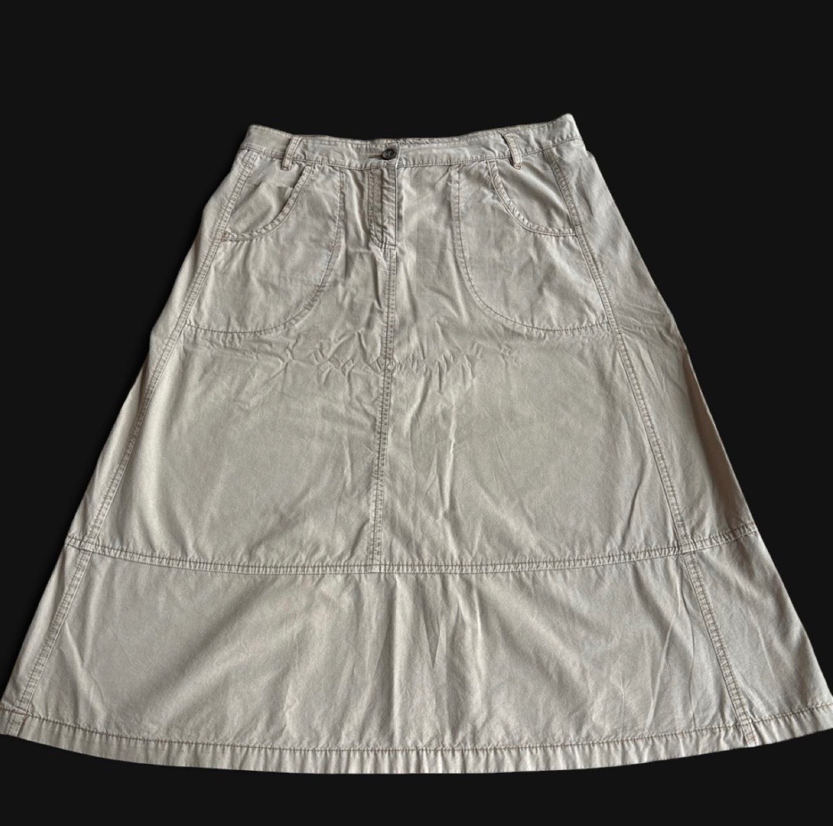 Superga Skirt. Size 14, waist 32”. Excellent condition.