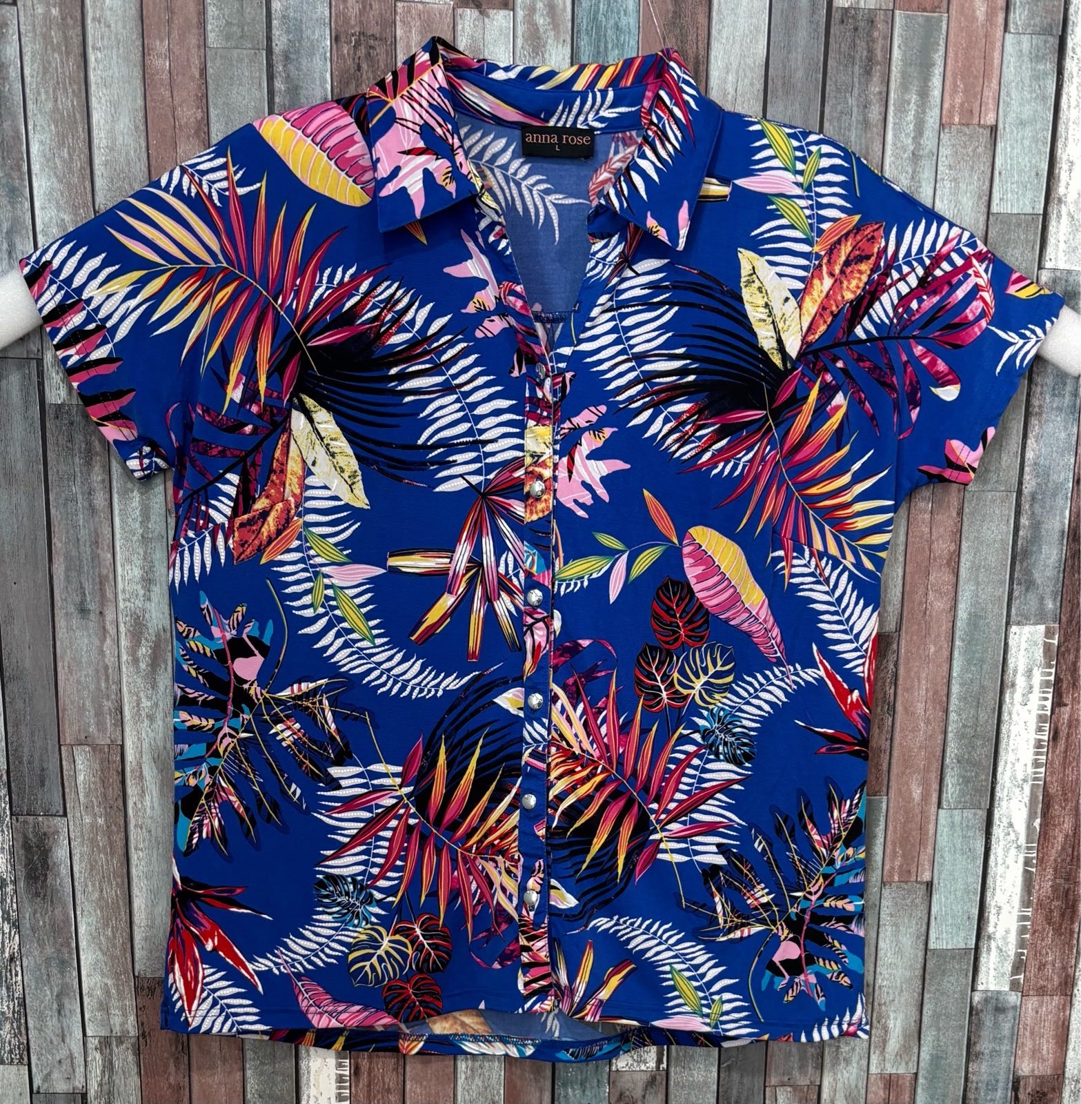 Anna Rose short sleeved tropical plant blouse (size L)