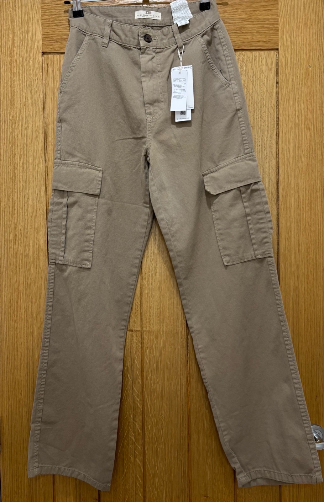 Stradivarius (STR) Sand Coloured Straight Legged Cargos (size 8)