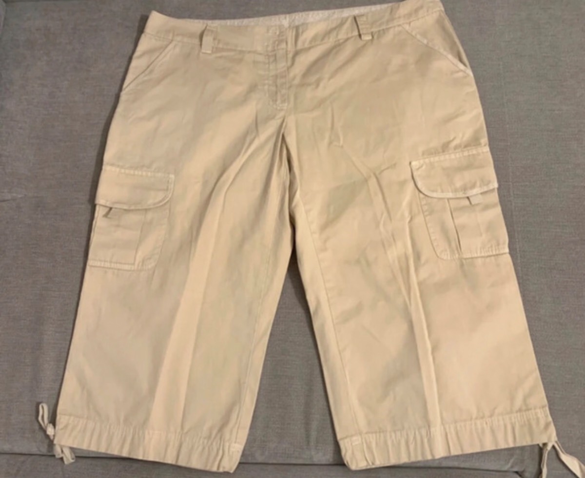 Lacoste women’s knee length shorts 12-14
