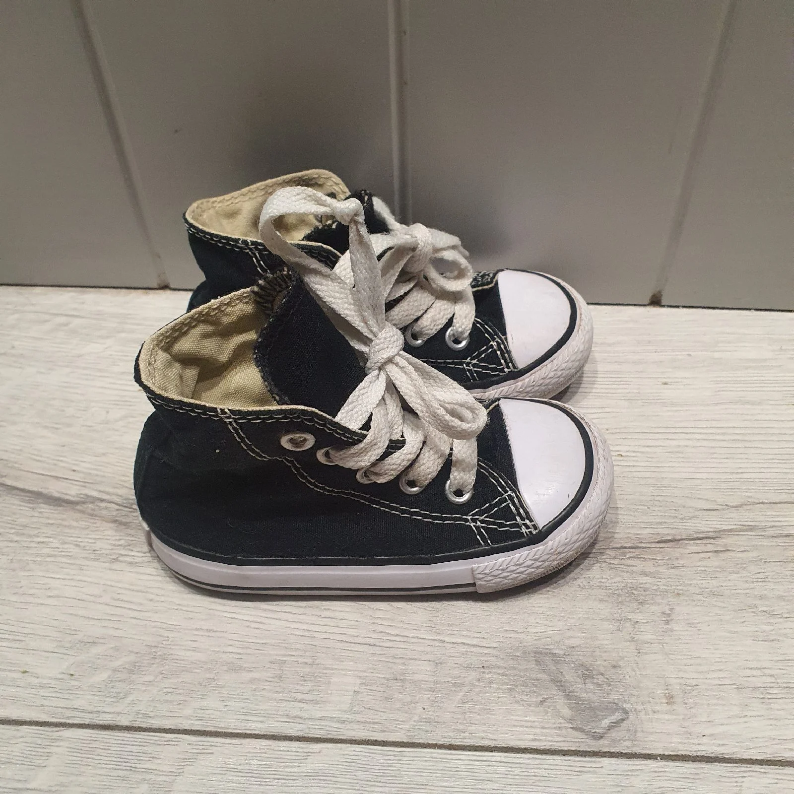 Black converse size 5