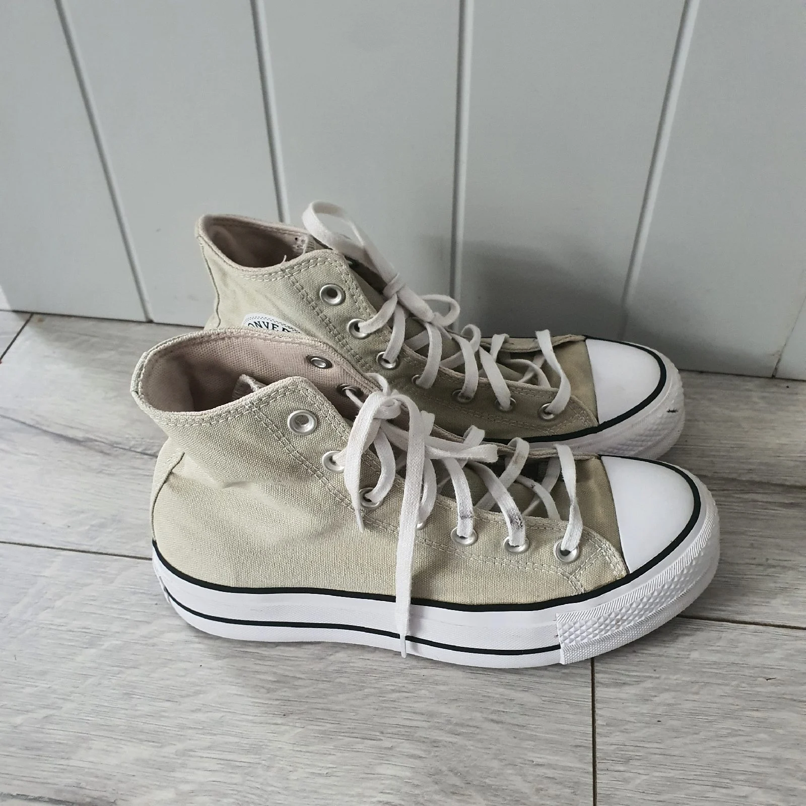 Converse size 5