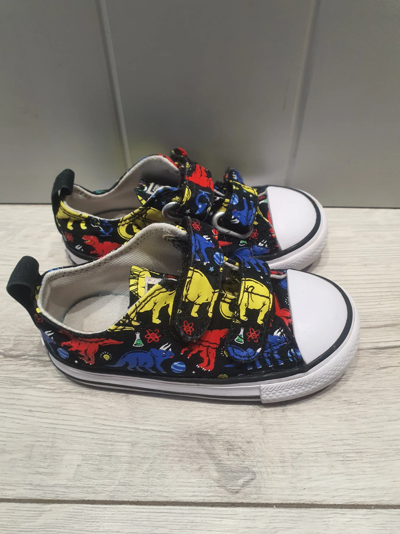 Converse size 6
