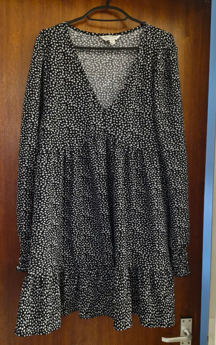 Miss Selfridge Black and White Floral Dress