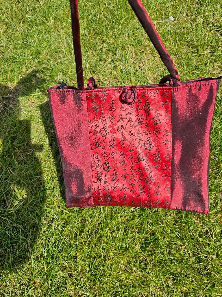Hand bag