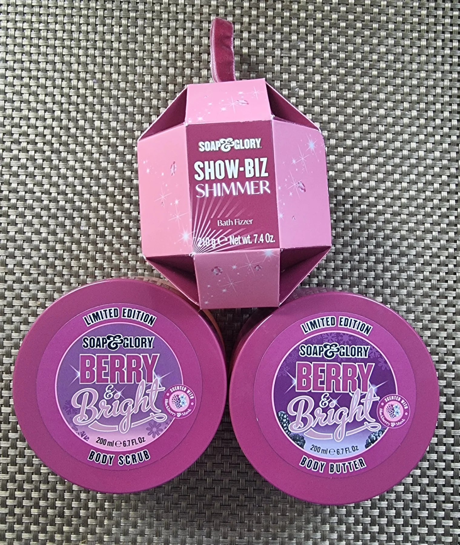 Soap & Glory Berry & Bright Trio Pack Body Scrub & Body Butter,Bath Fizzer