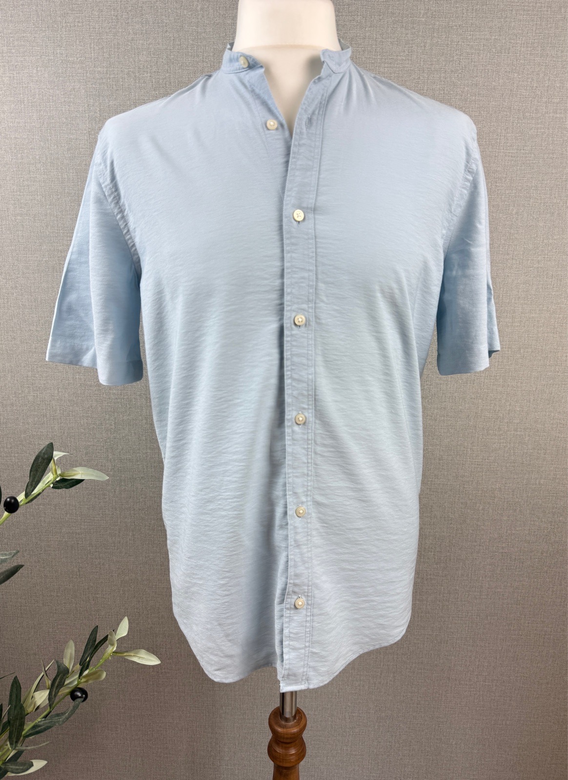 ZARA Mens Shirt Size M Light Blue Short Sleeve Textured Viscose Blend Mandarin Collar