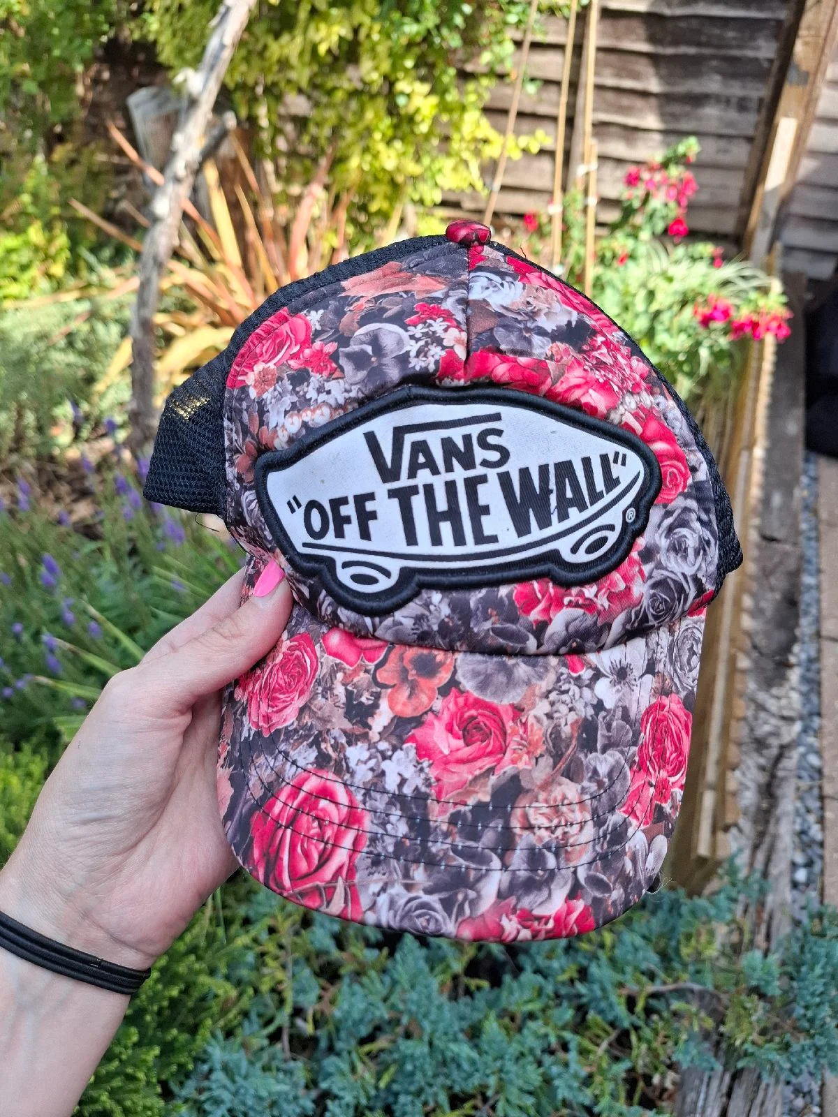 Vans trucker cap hat flowers floral beach surf