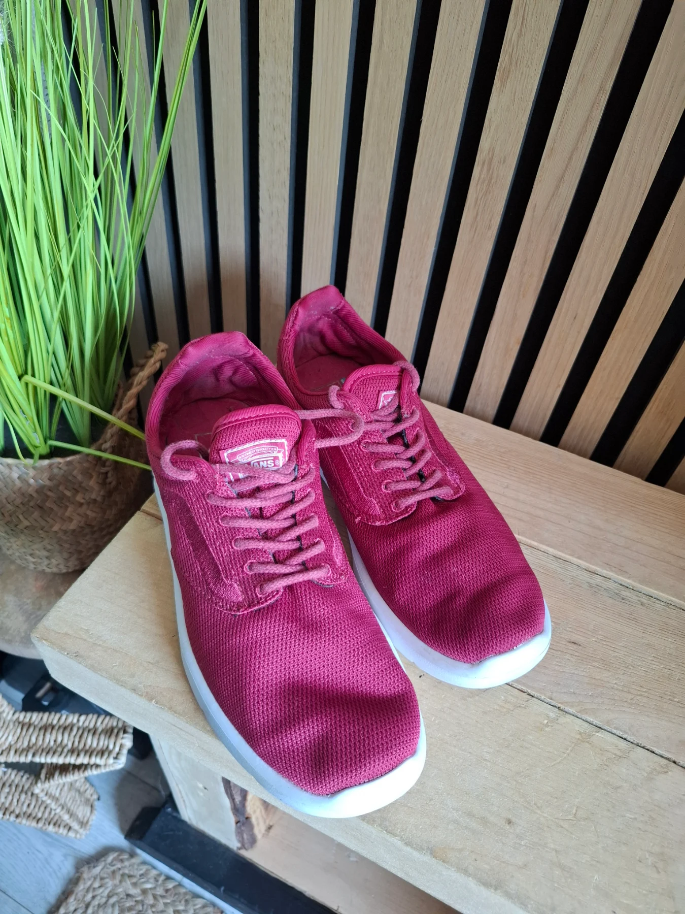 Pink vans mesh sports lightweight ultacush size 7.5 ISO 1.5