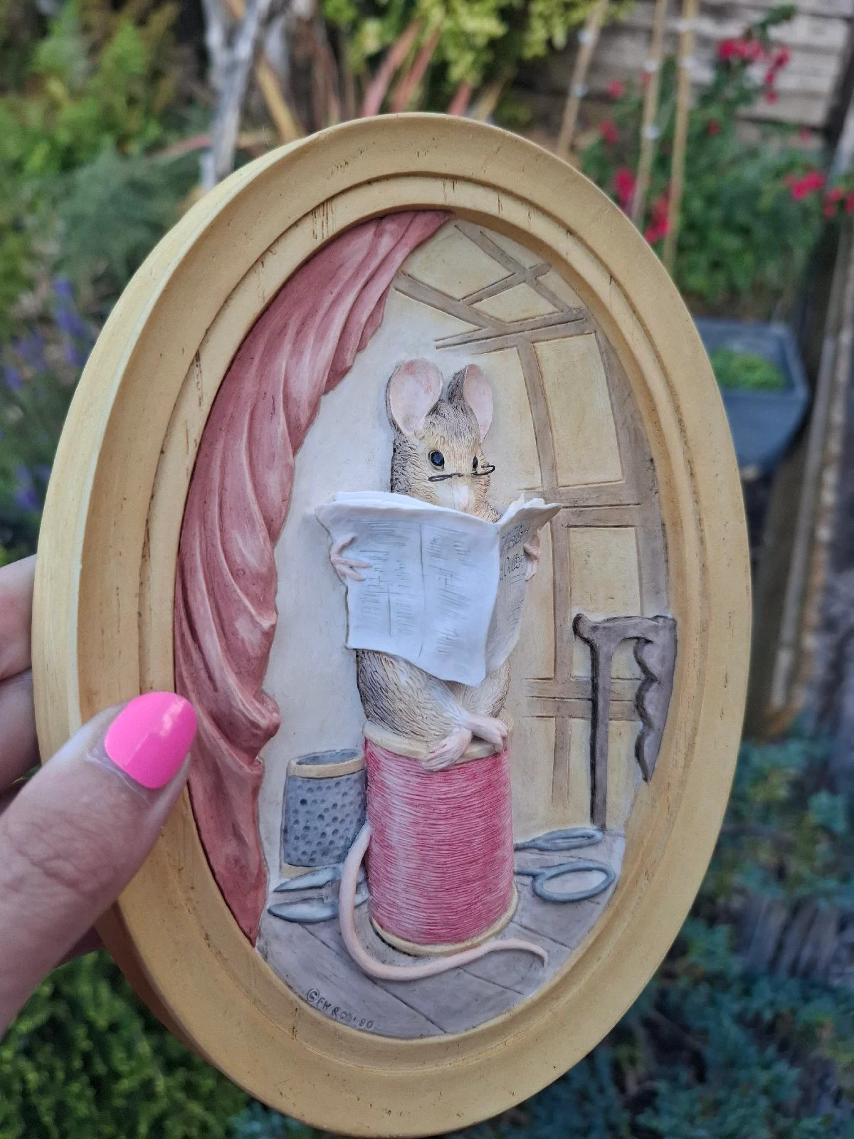 vintage Beatrix Potter The tailor of Gloucester 3D ceramic wall plaque