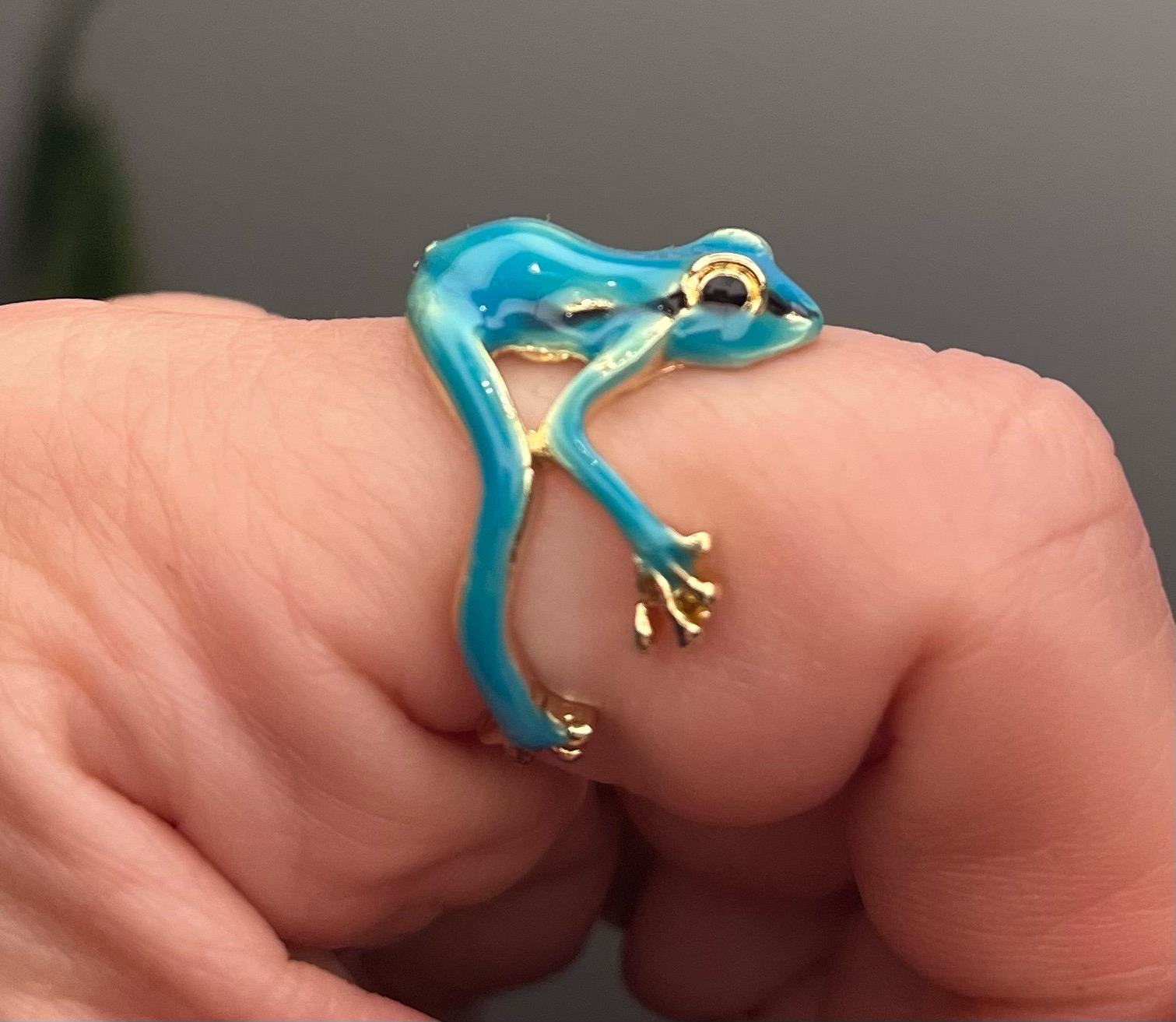 Blue tree frog ring adjustable