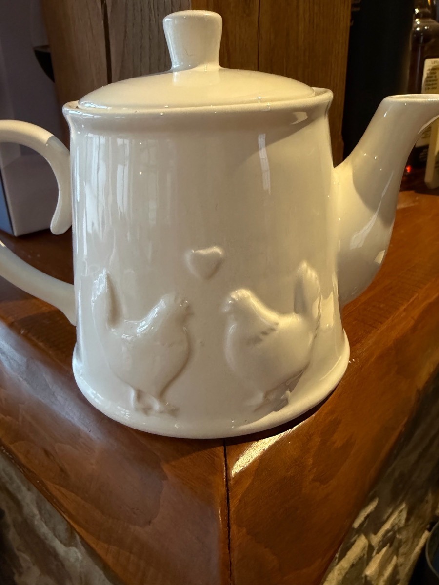 Country Hens white ceramic teapot