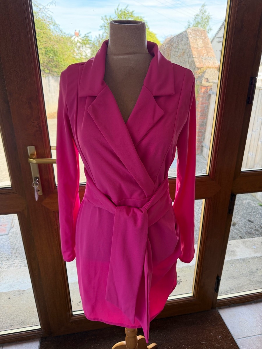 Boohoo hot pink blazer dress.