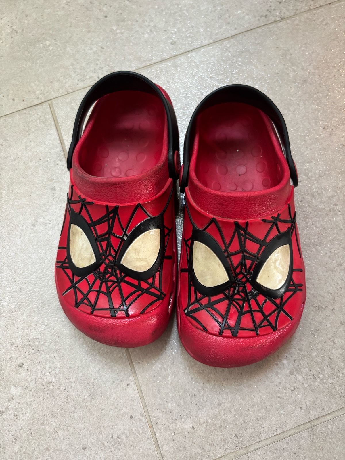 Children’s Spider-Man crocs size 8-9