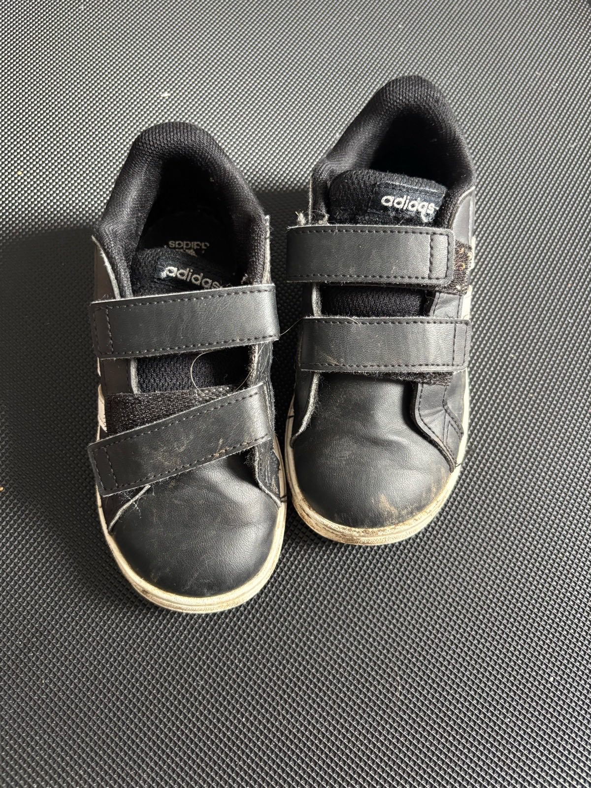 Children’s black adidas trainer size 8.5
