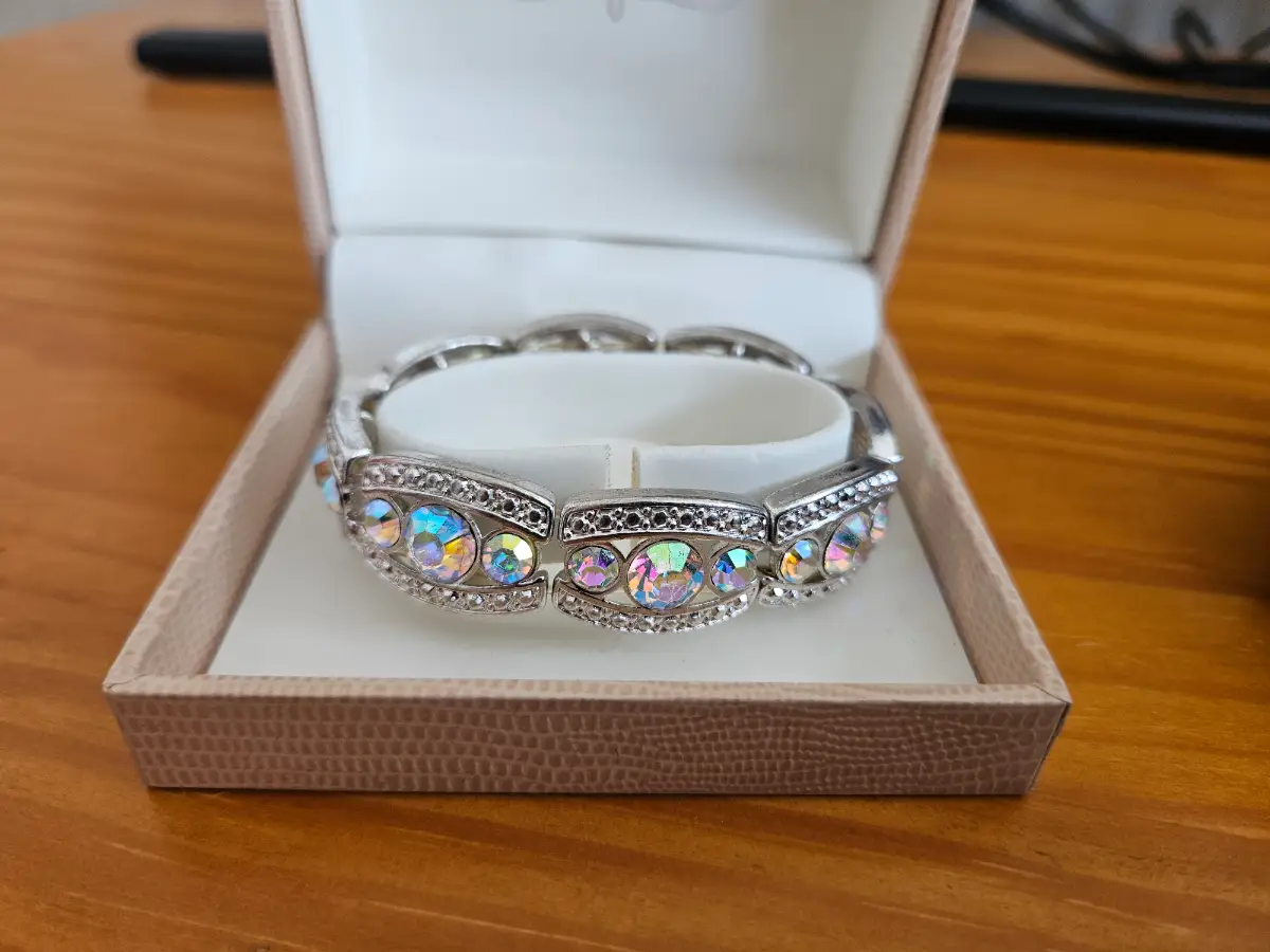 Vintage silver tone aurora borealis rhinestone stretch panel bracelet