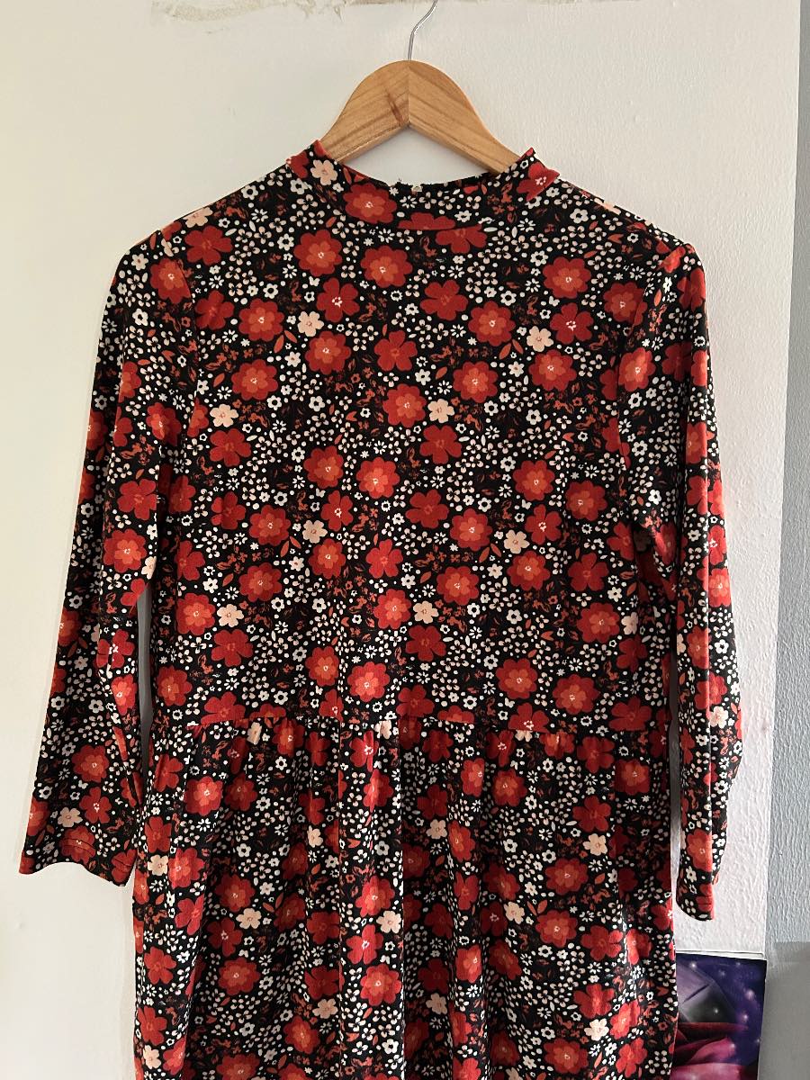 Joanie vintage style autumn floral jersey dress. Size 10