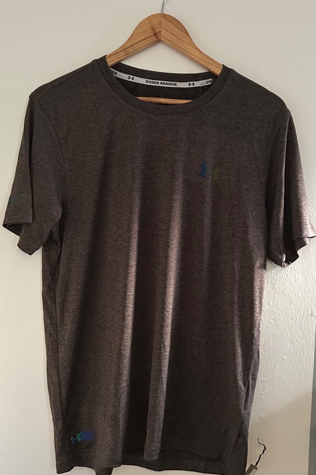 Under Armour brand new men’s grey performance top