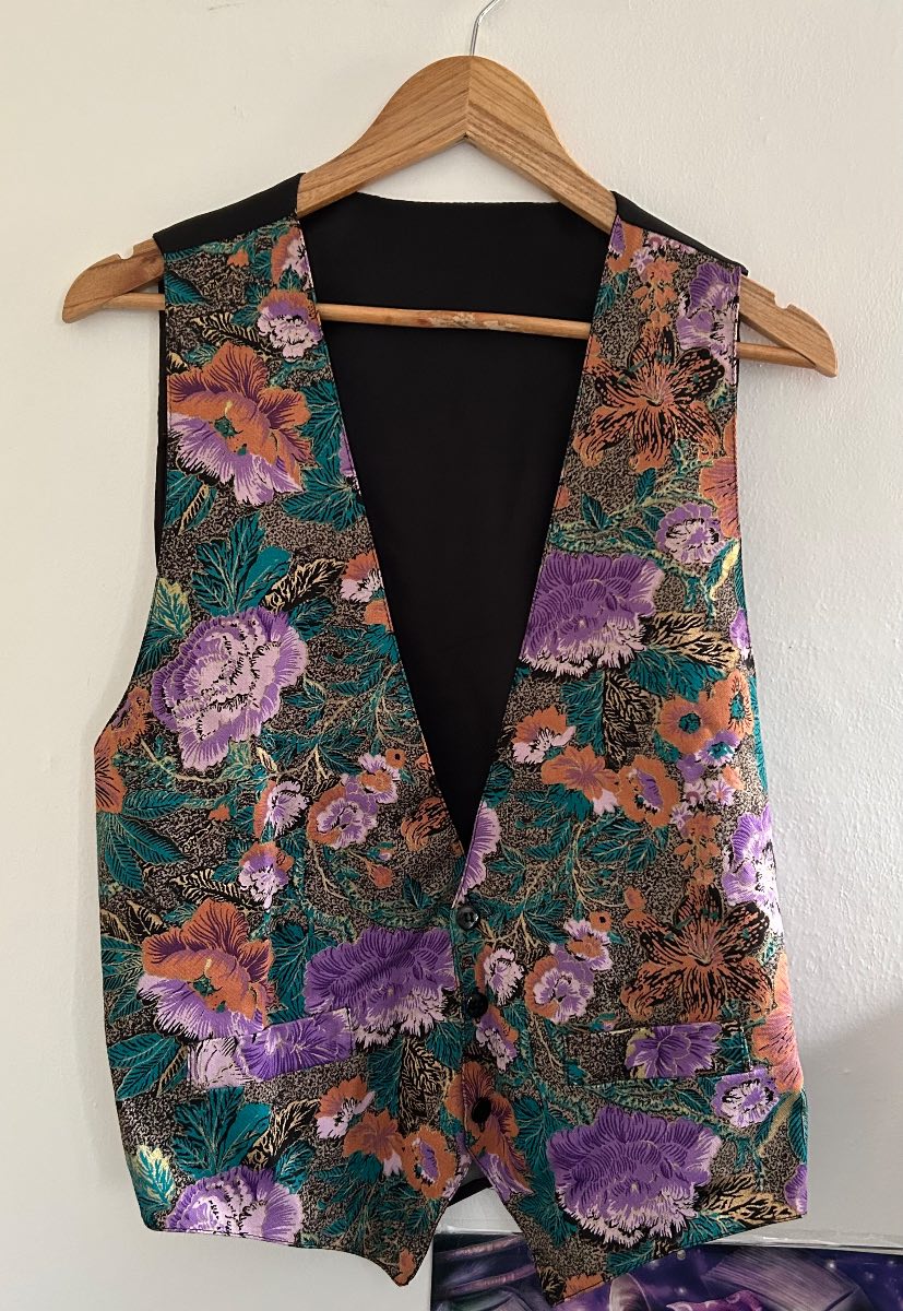 Vintage embroidered floral waistcoat. Size 14/M