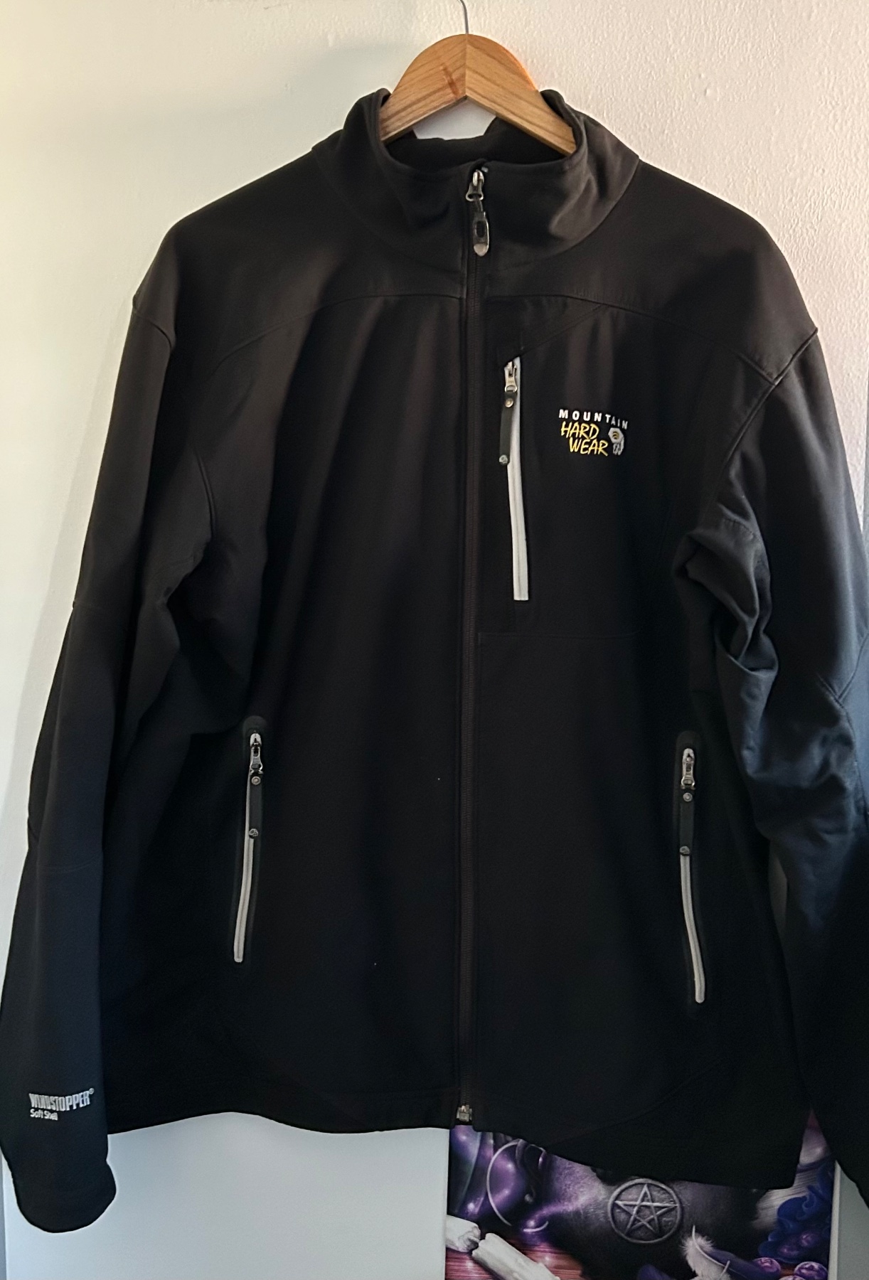 Mountain Hardwear vintage black soft shell Windproof jacket. Size XL