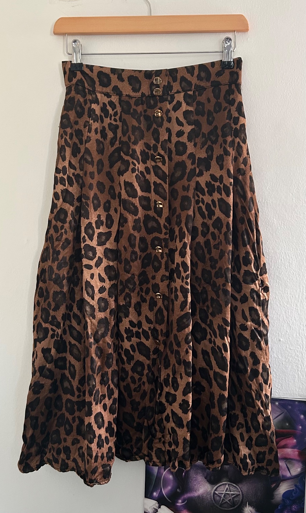 Zara leopard print midi skirt. Size XS