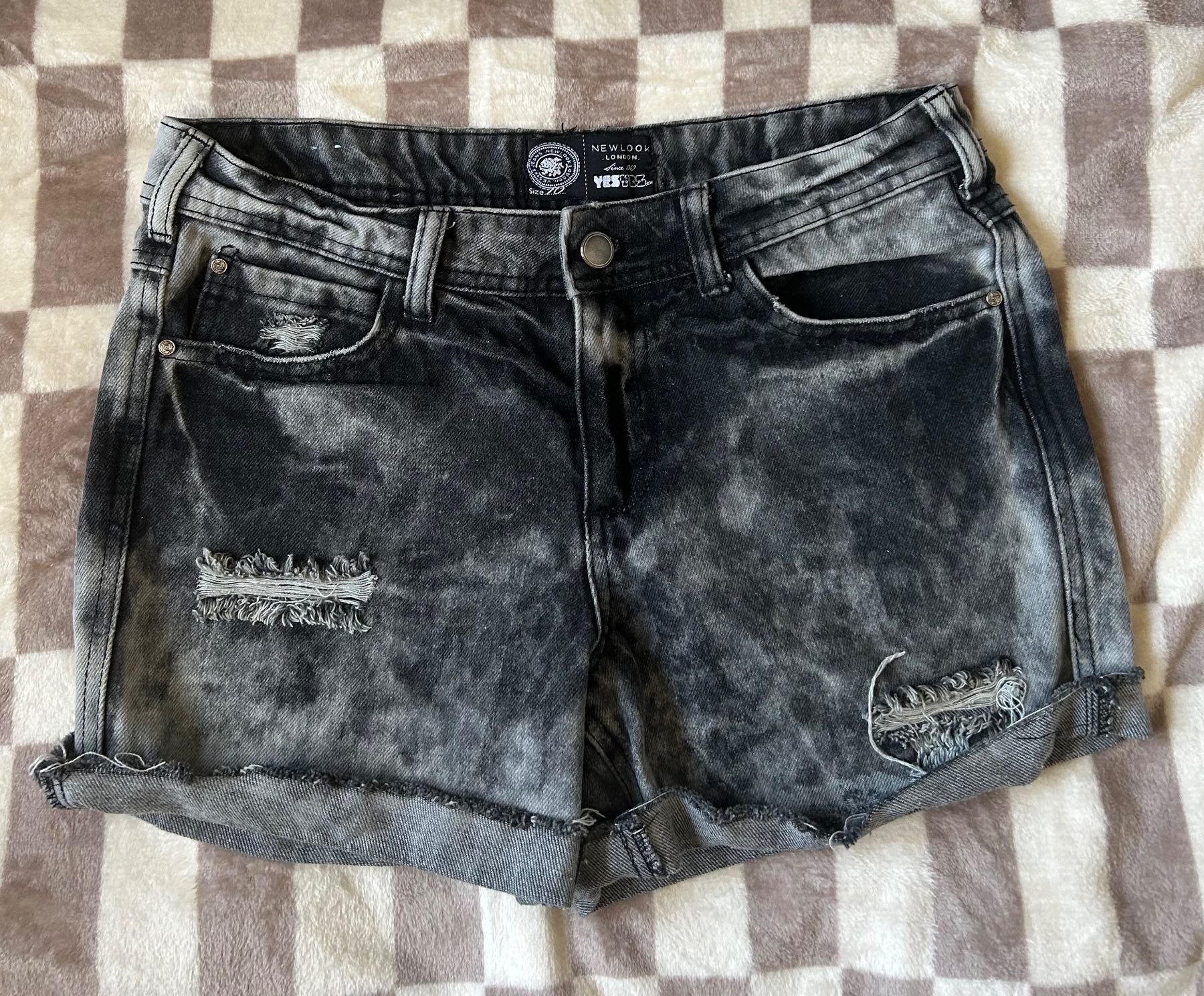 Y2K black acid wash denim shorts. Size 10