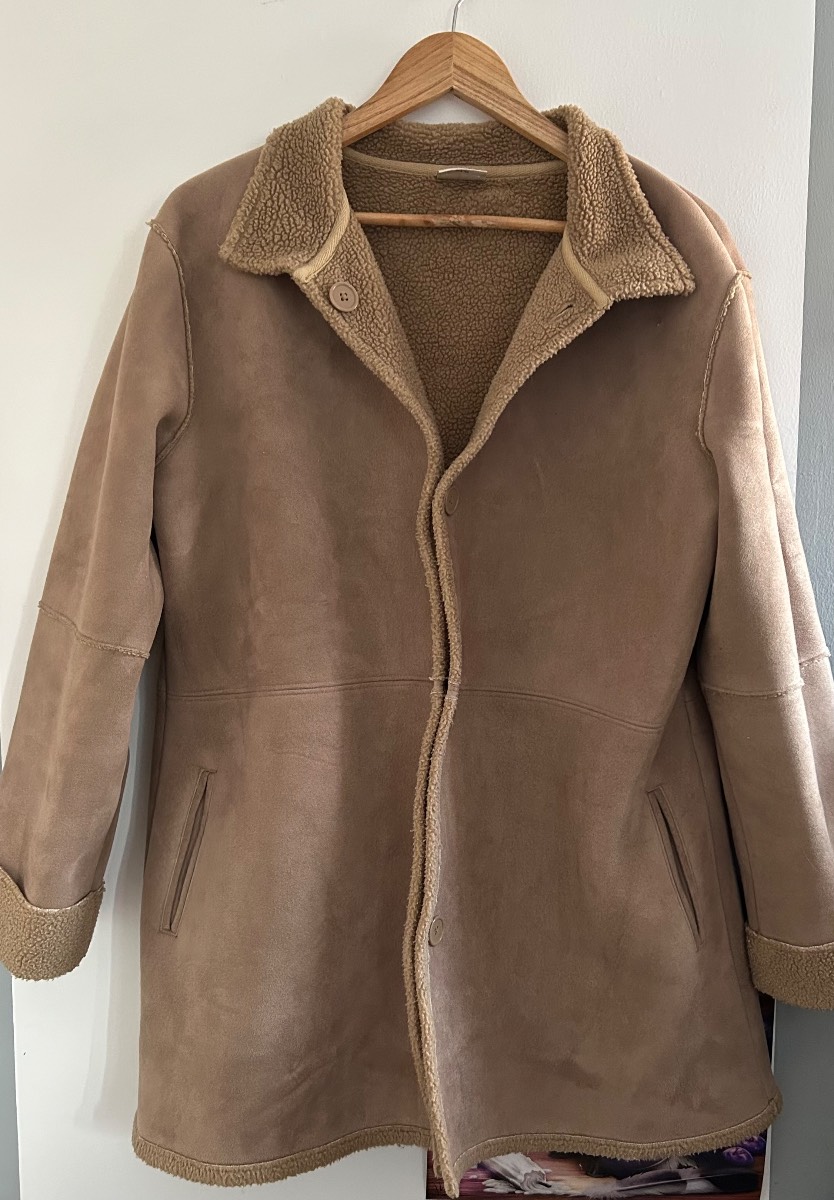 Vintage style boho faux sheepskin coat. Size 16