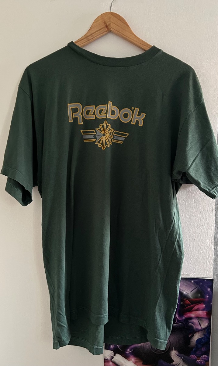 Vintage Reebok dark green graphic print t shirt. Size L