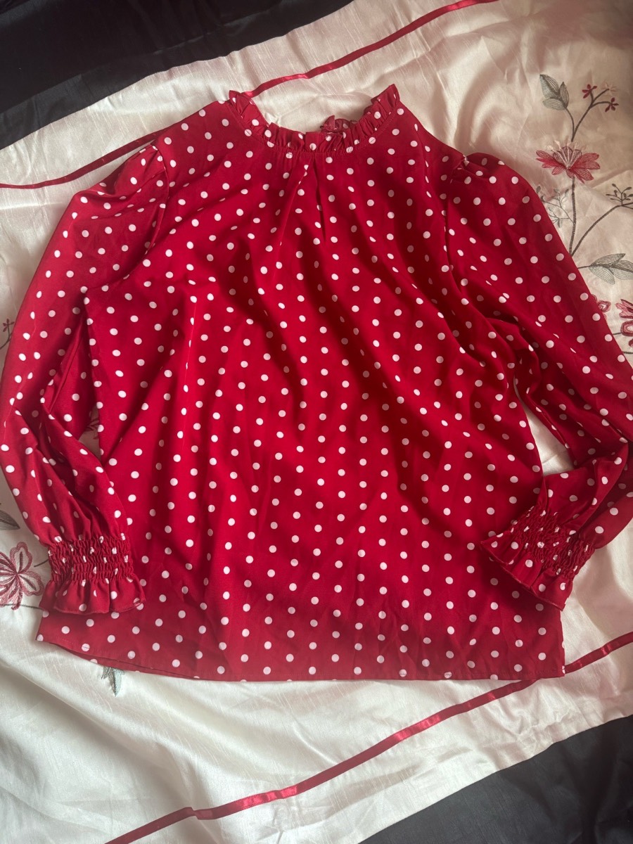 Red polka dot top size 16-18