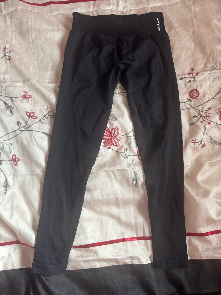 DFYNE Workout leggings size M