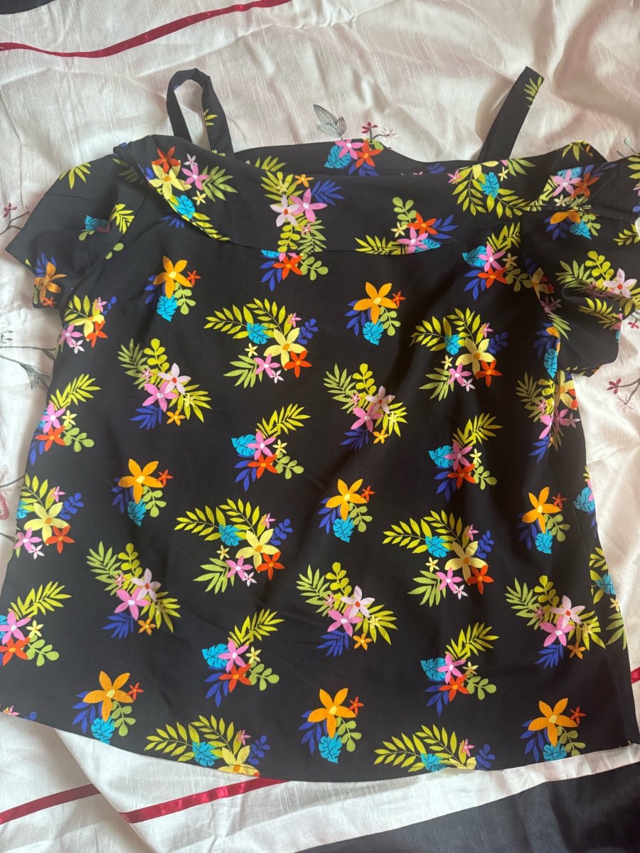 Ladies summer top size 18