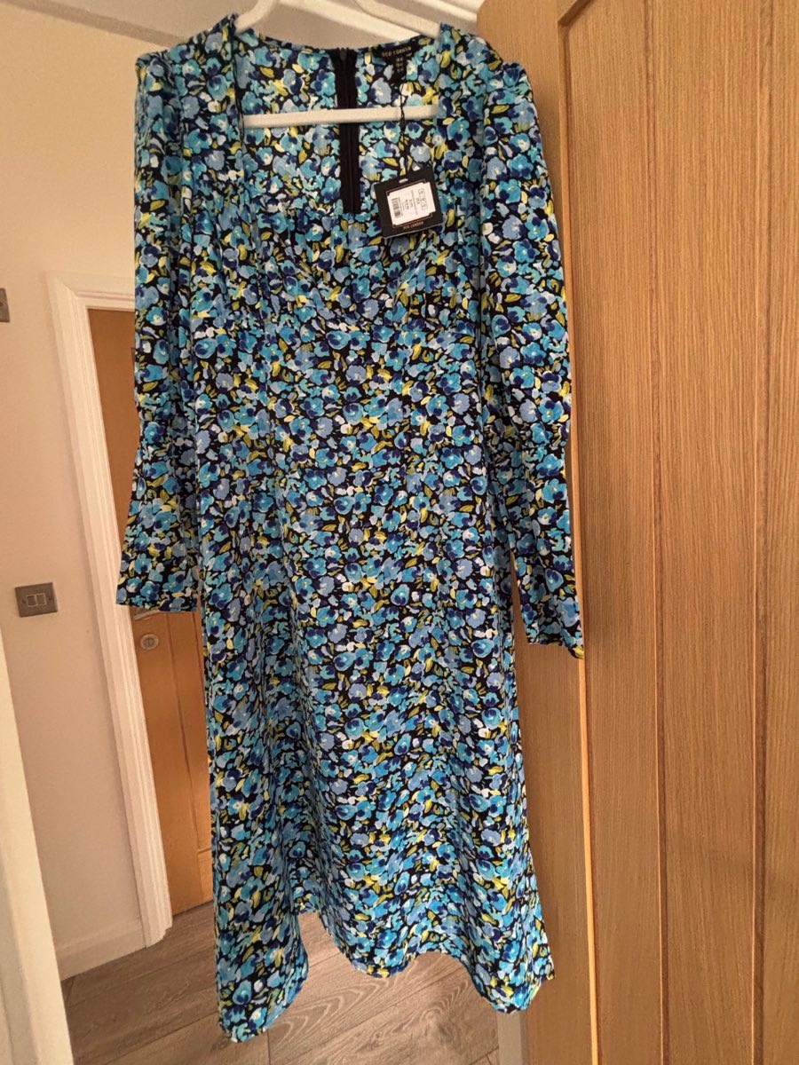 🌸 QED London Blue Floral Midi Dress – Size UK 14 – BNWT 🌸