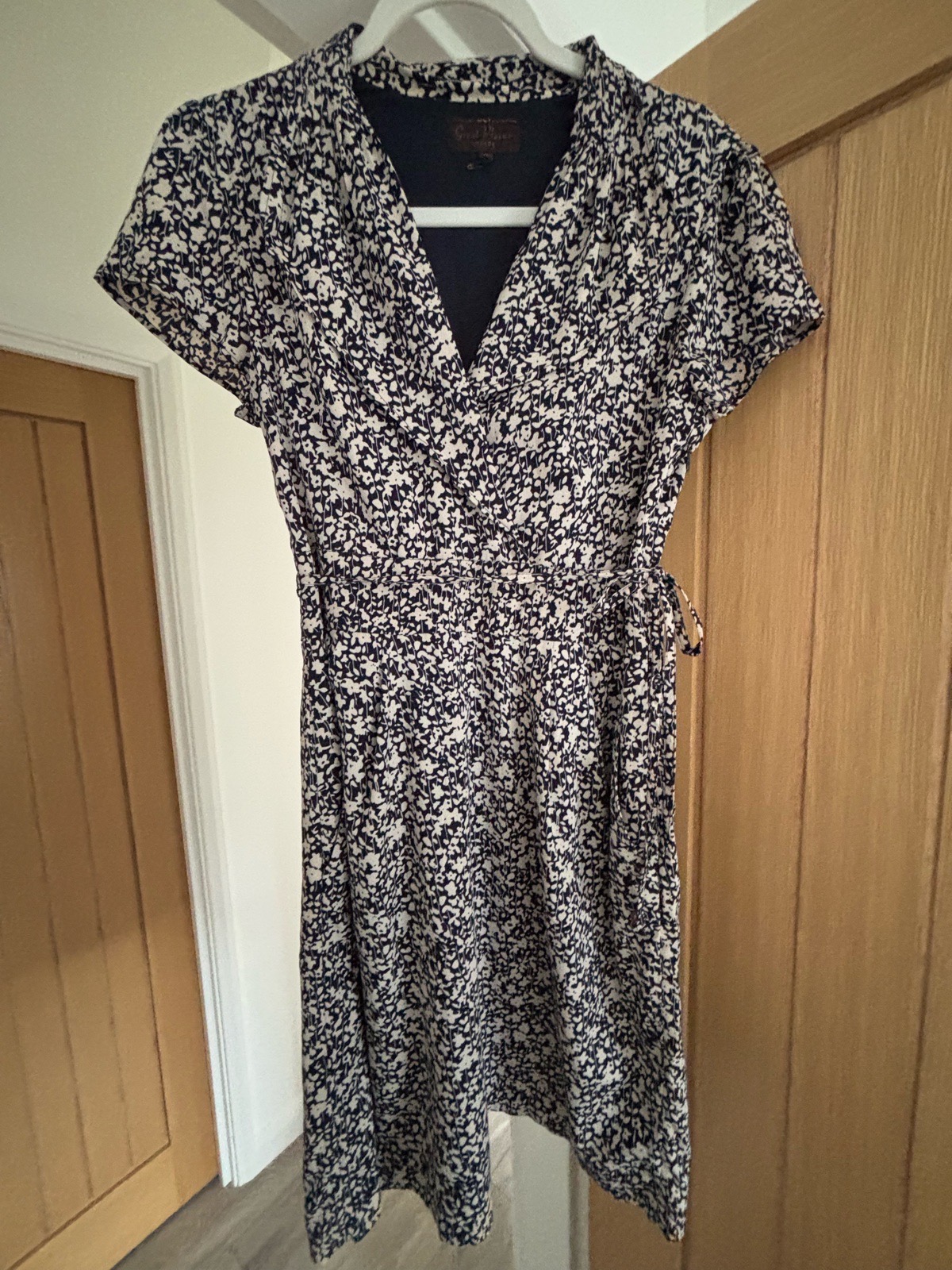 🌸 Great Plains Navy & Cream Floral  Dress – Size M