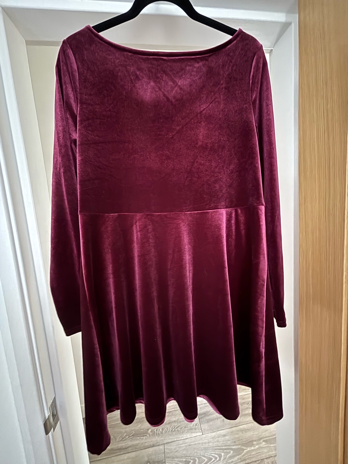 New Look Burgundy Velvet Dress – Size 16 🍷✨