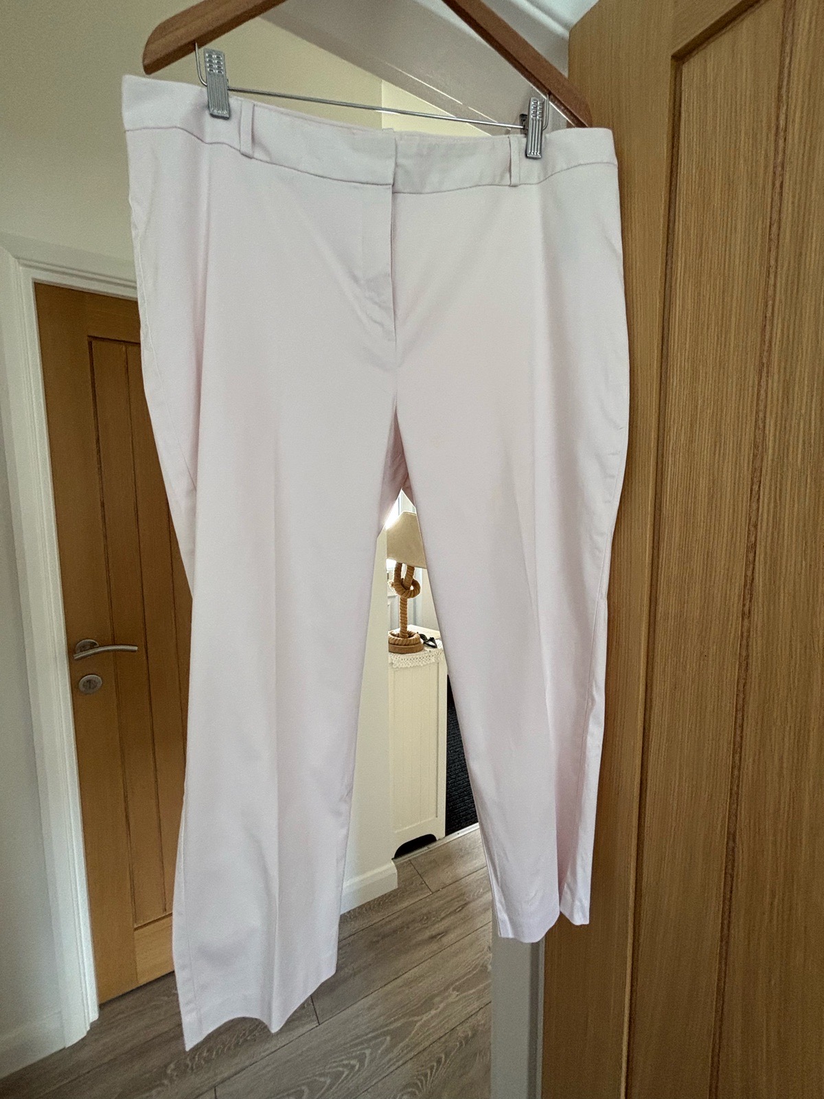 🌸 M&S Pale Pink Cropped Trousers – Size 18 Short
