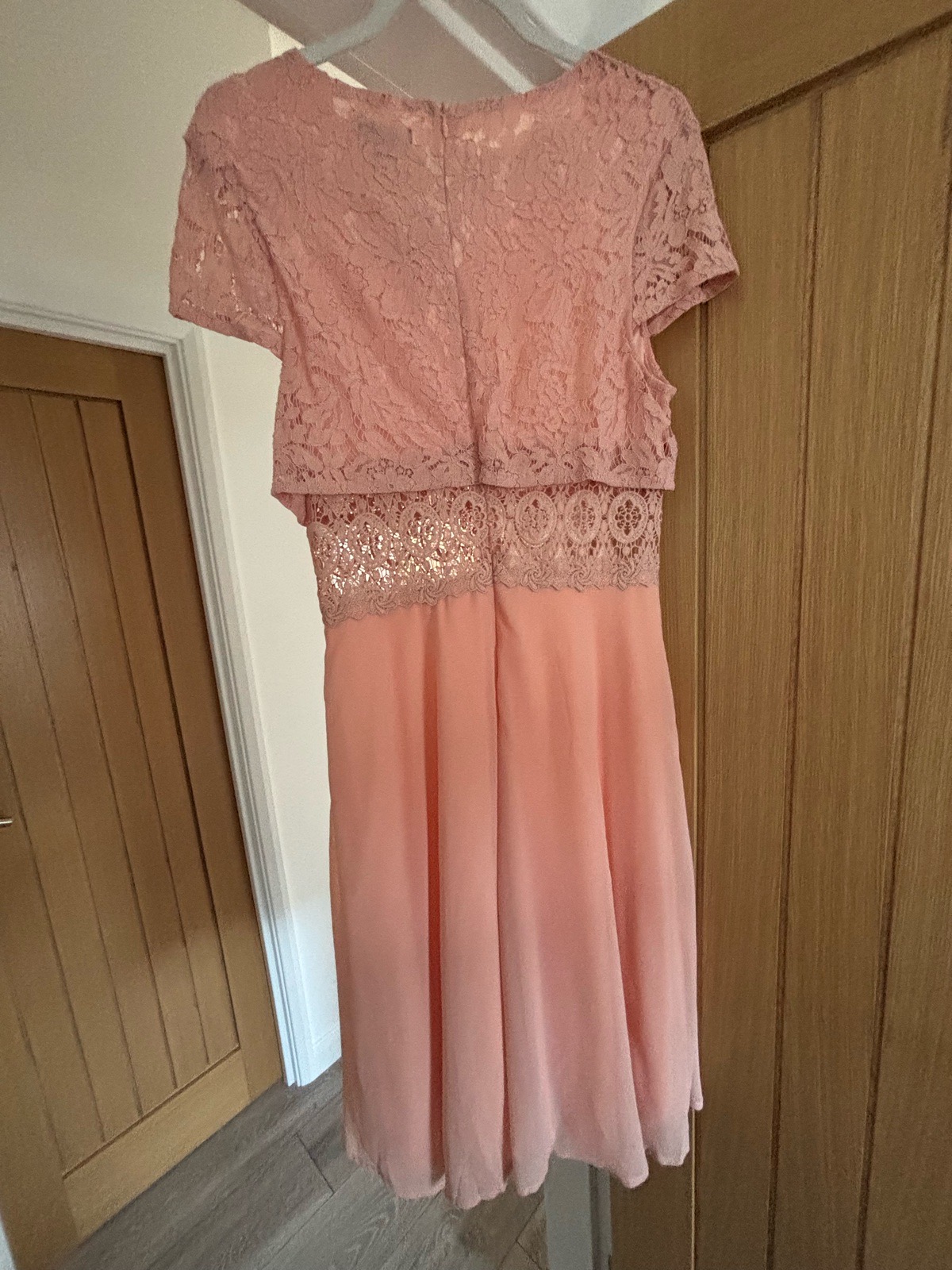🍑 Boohoo Apricot Peach Lace & Floaty Chiffon Dress – Size 12 – BNWT