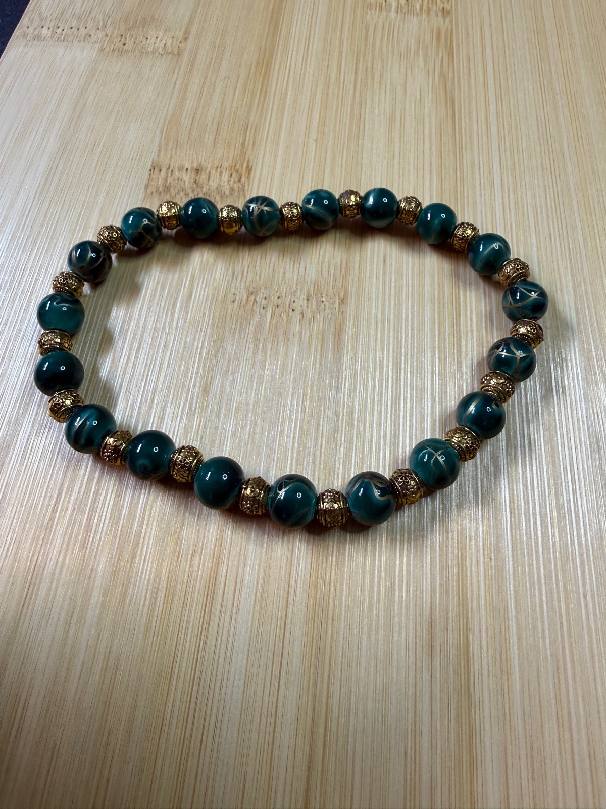 Handmade bead bracelet (BZ47)