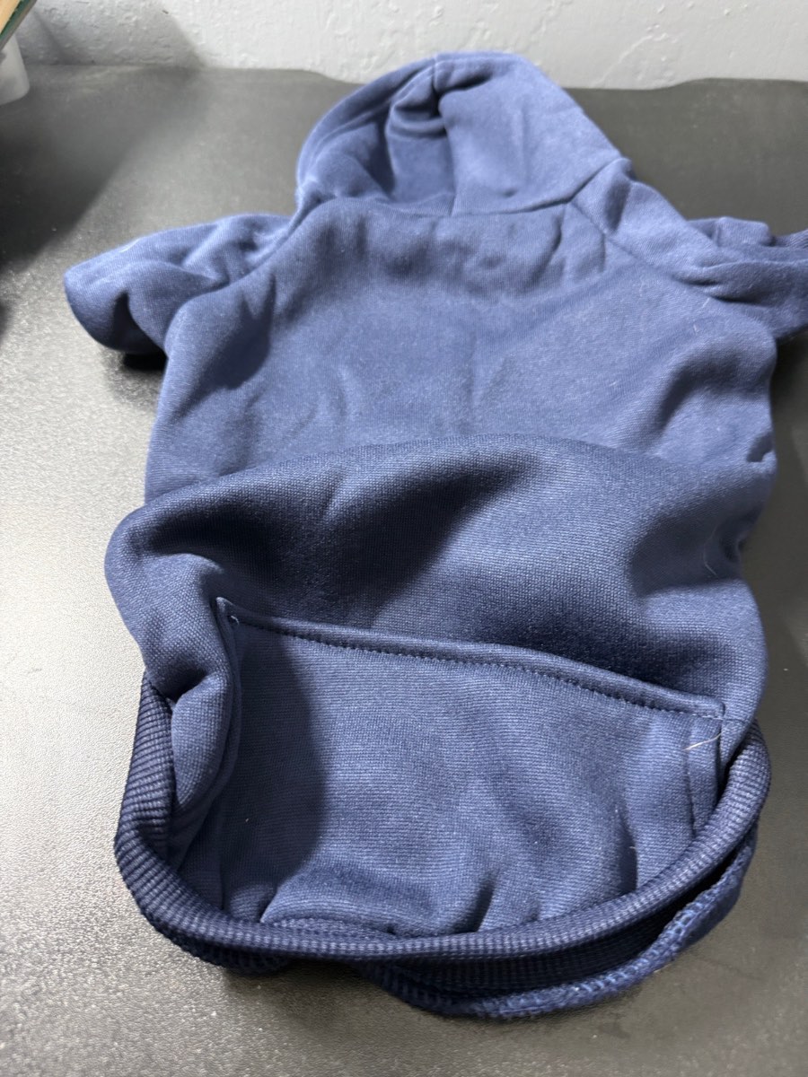 Dog hoodie. (BZ3)