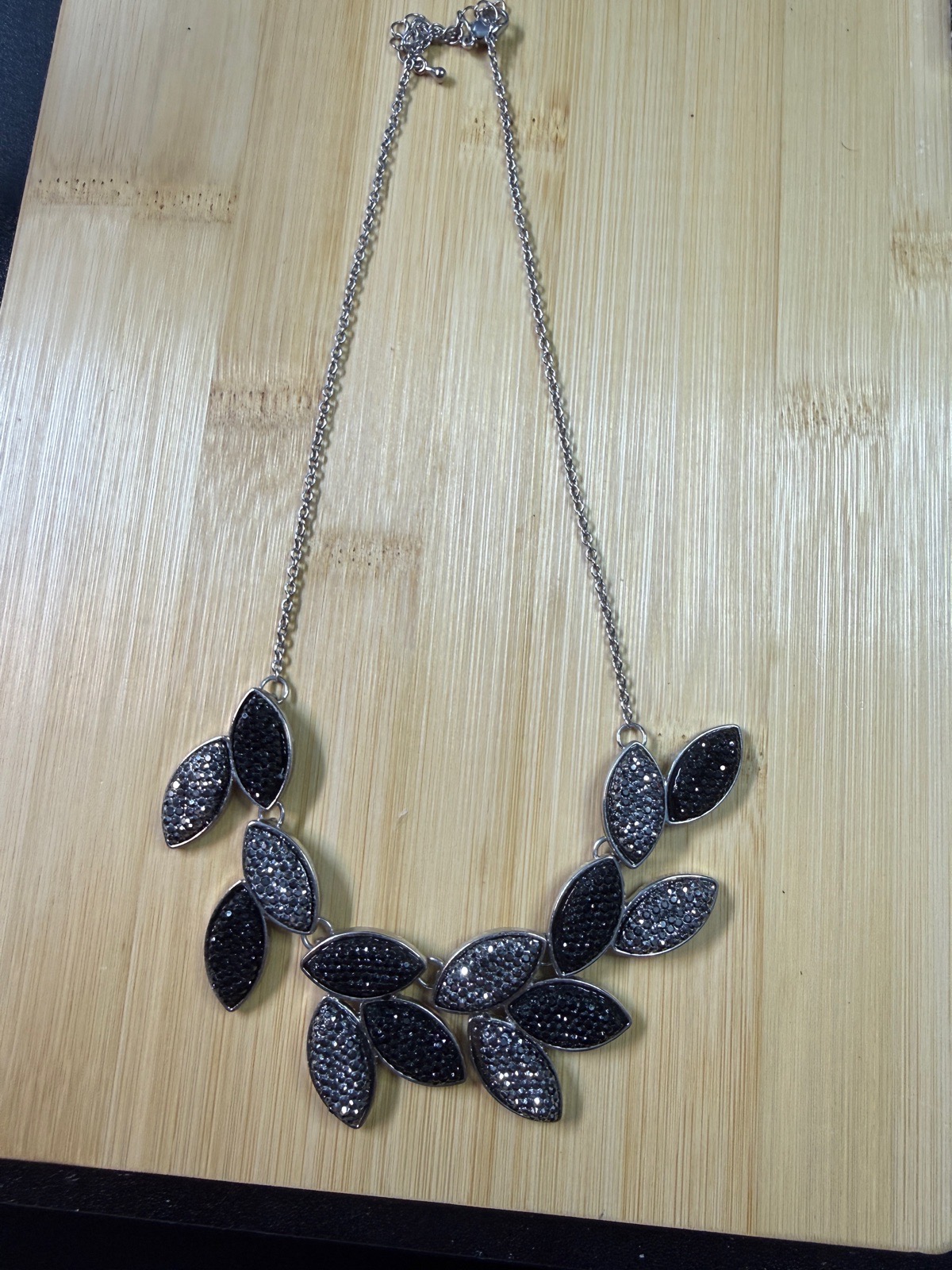 Necklace. (BZ76)