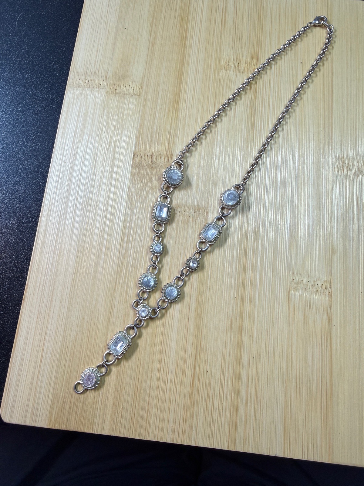 Necklace . (BZ63)