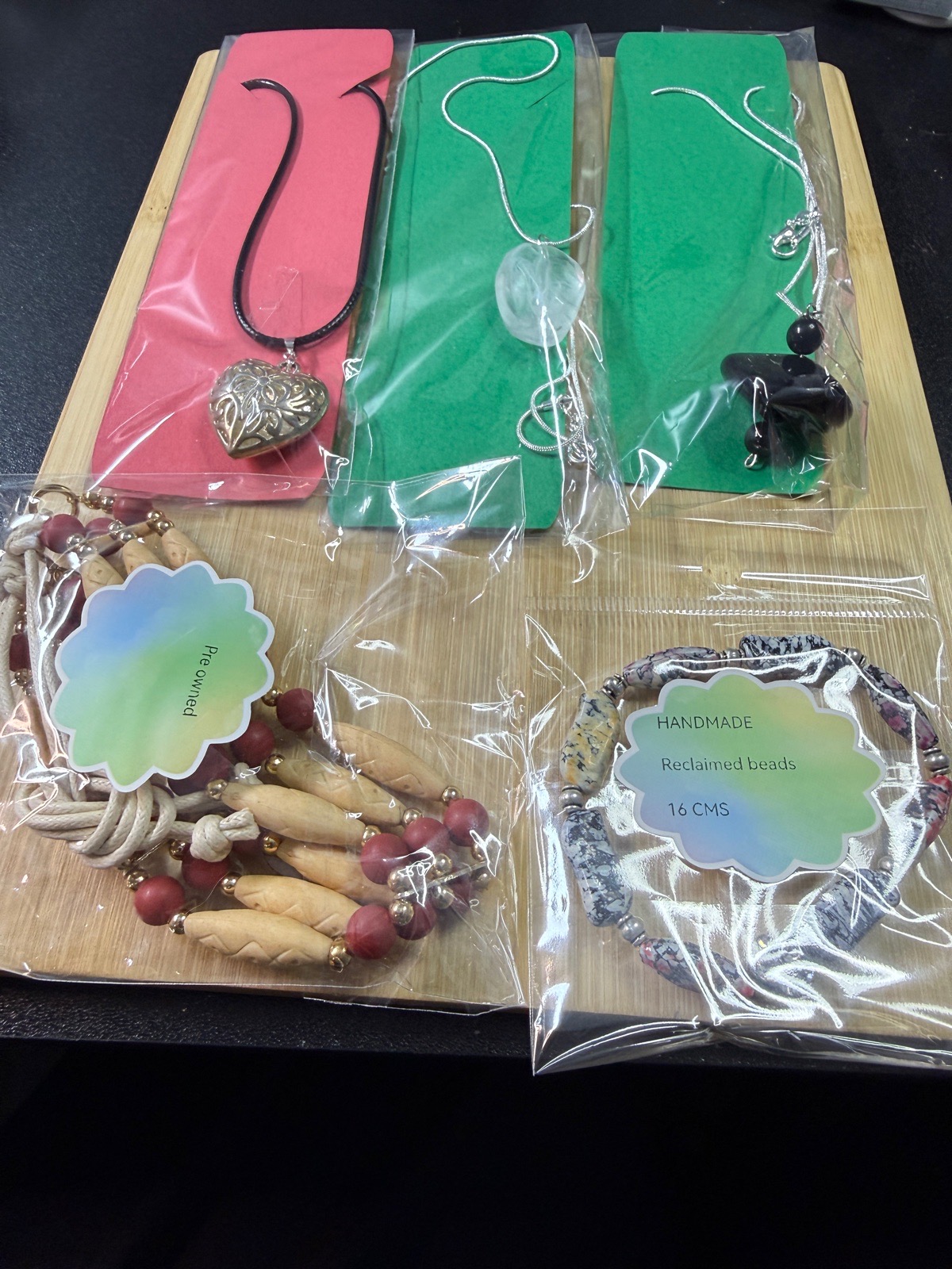 CLEARANCE - Jewellery bundle. (BZ64)