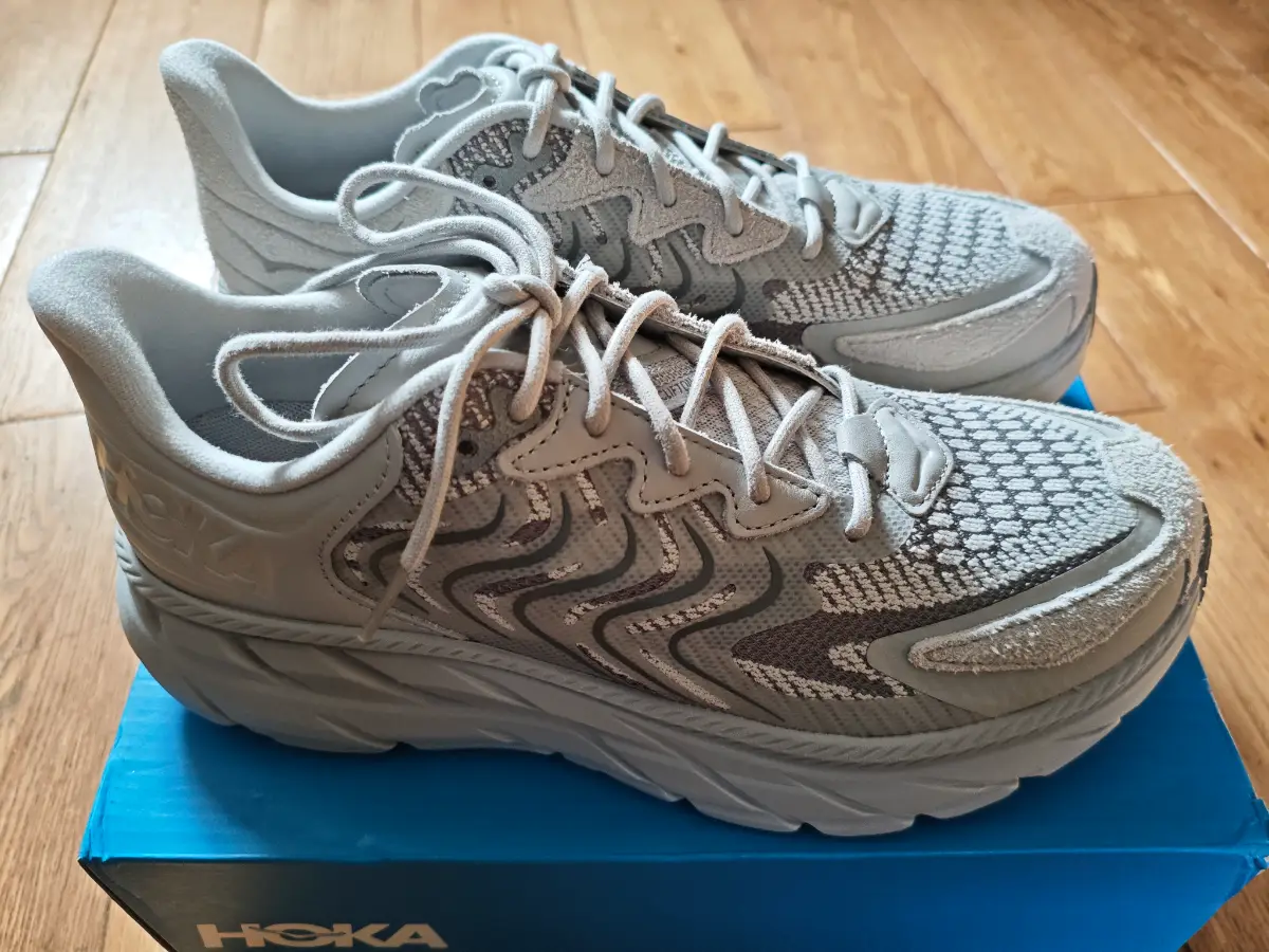 Hoka One One Clifton LS Trainers - UK Size 8