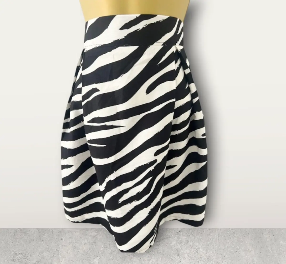 🖤 Handmade Black Patterned Pleated Mini Skirt – Size S – Unique Vintage-Inspired Style 🖤